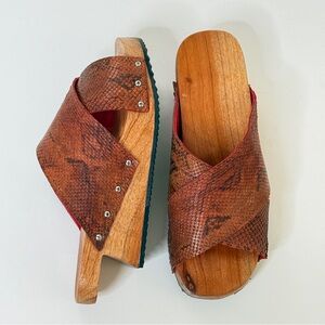Handmade Brown Snake Skin Wooden Sandals